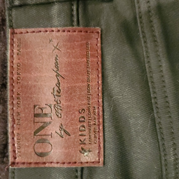 One Teaspoon by Revolve Black Side Lace-Up High Waist Shorts. Size 26 - Picture 6 of 8